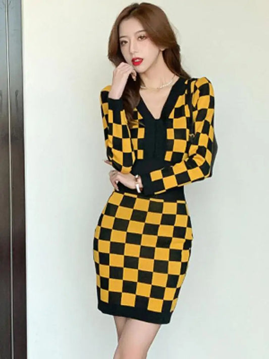 V-Neck Plaid Long Sleeve Short Bodycon Knitted Dress